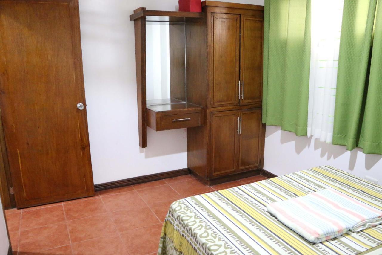Badladz Staycation Condos Puerto Galera Kültér fotó