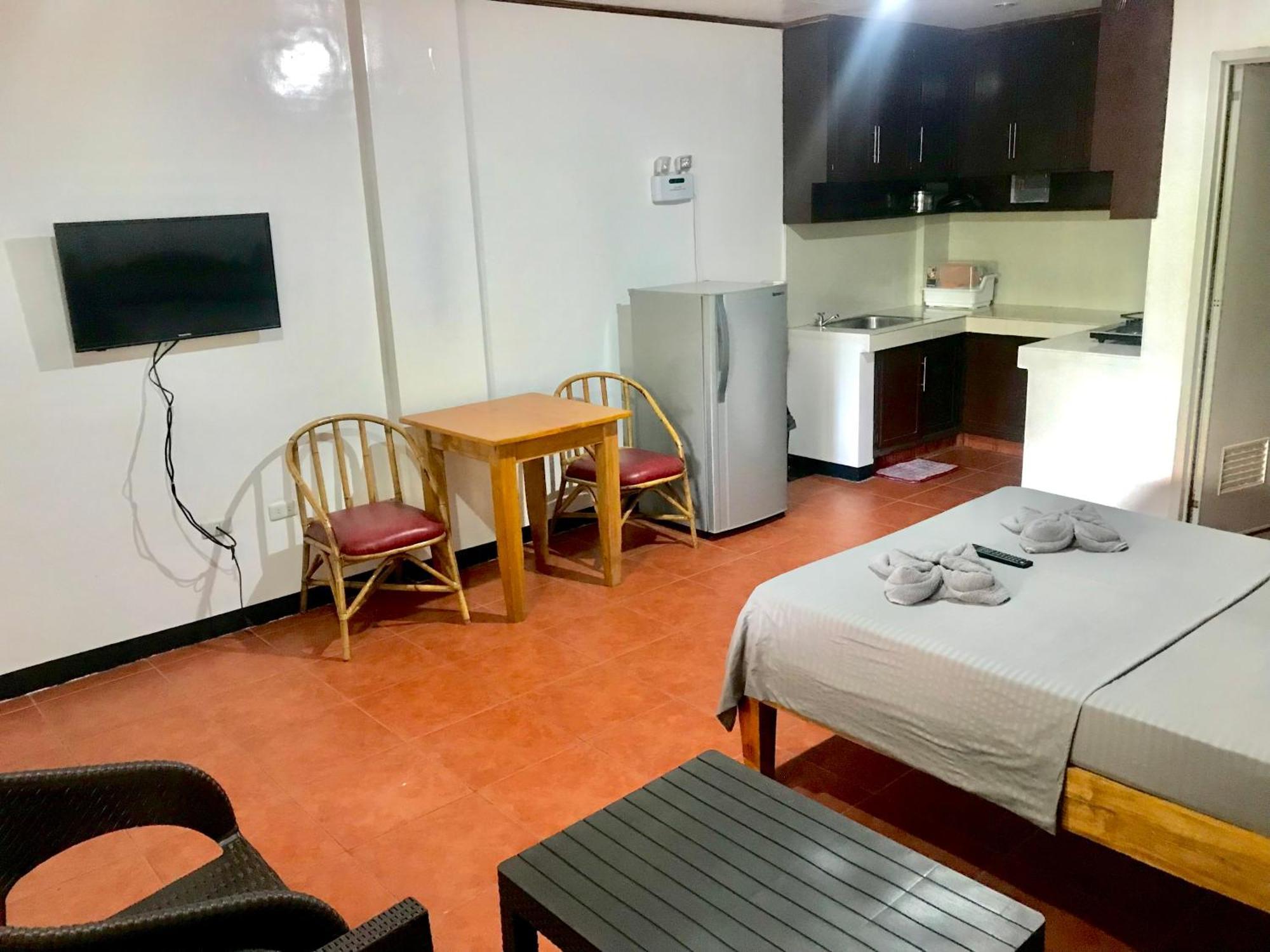 Badladz Staycation Condos Puerto Galera Kültér fotó