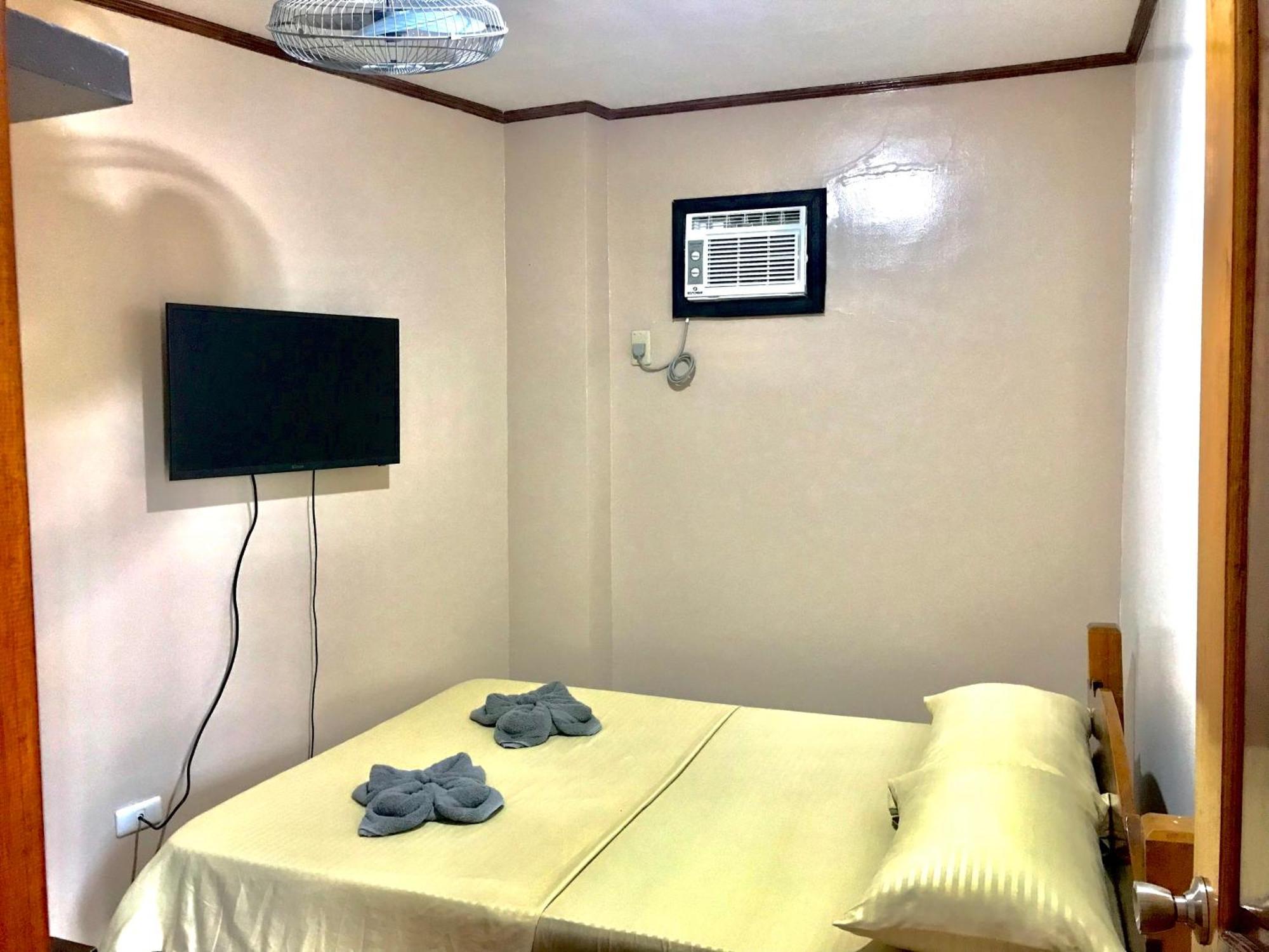 Badladz Staycation Condos Puerto Galera Kültér fotó