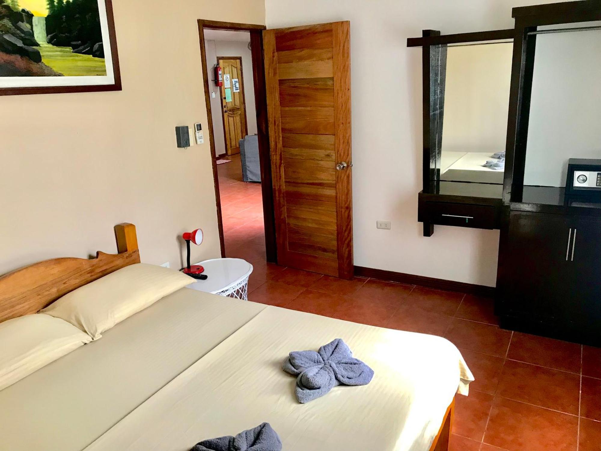 Badladz Staycation Condos Puerto Galera Kültér fotó