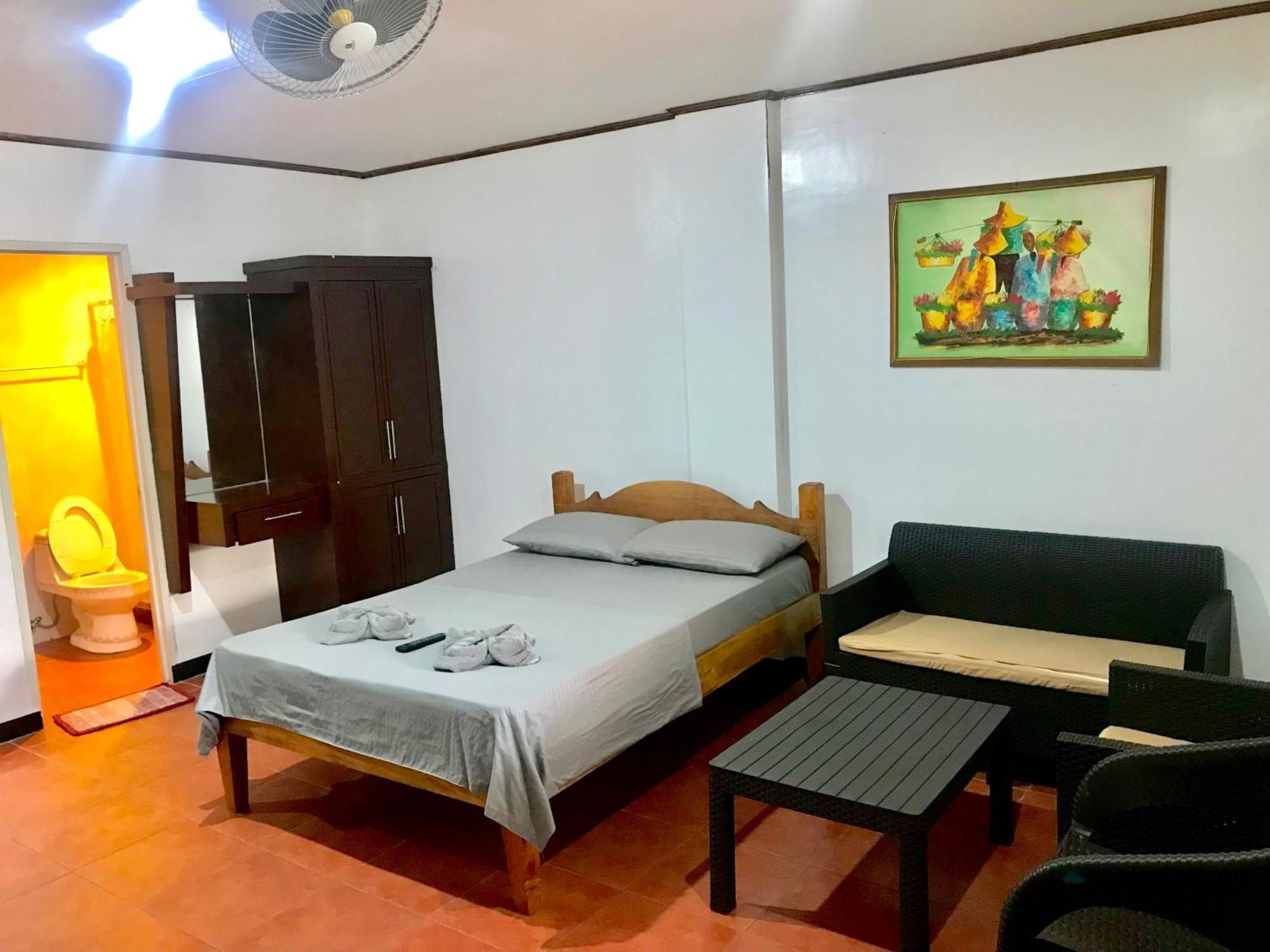Badladz Staycation Condos Puerto Galera Kültér fotó
