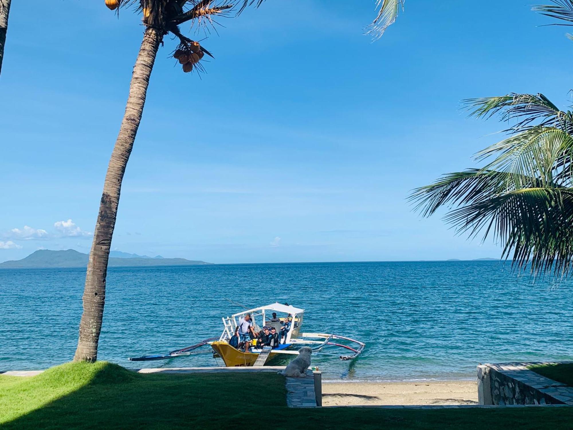 Badladz Staycation Condos Puerto Galera Kültér fotó