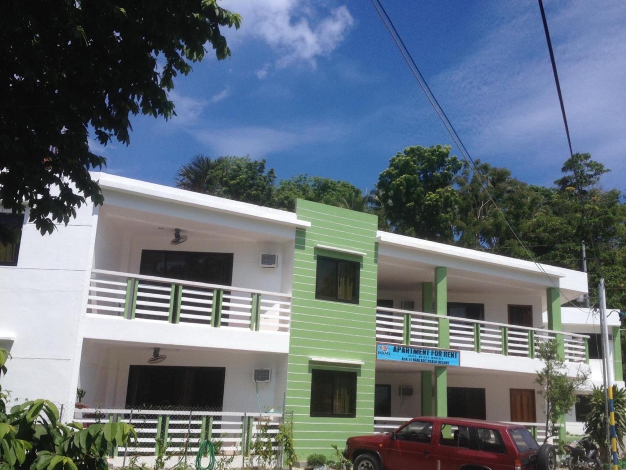 Badladz Staycation Condos Puerto Galera Kültér fotó