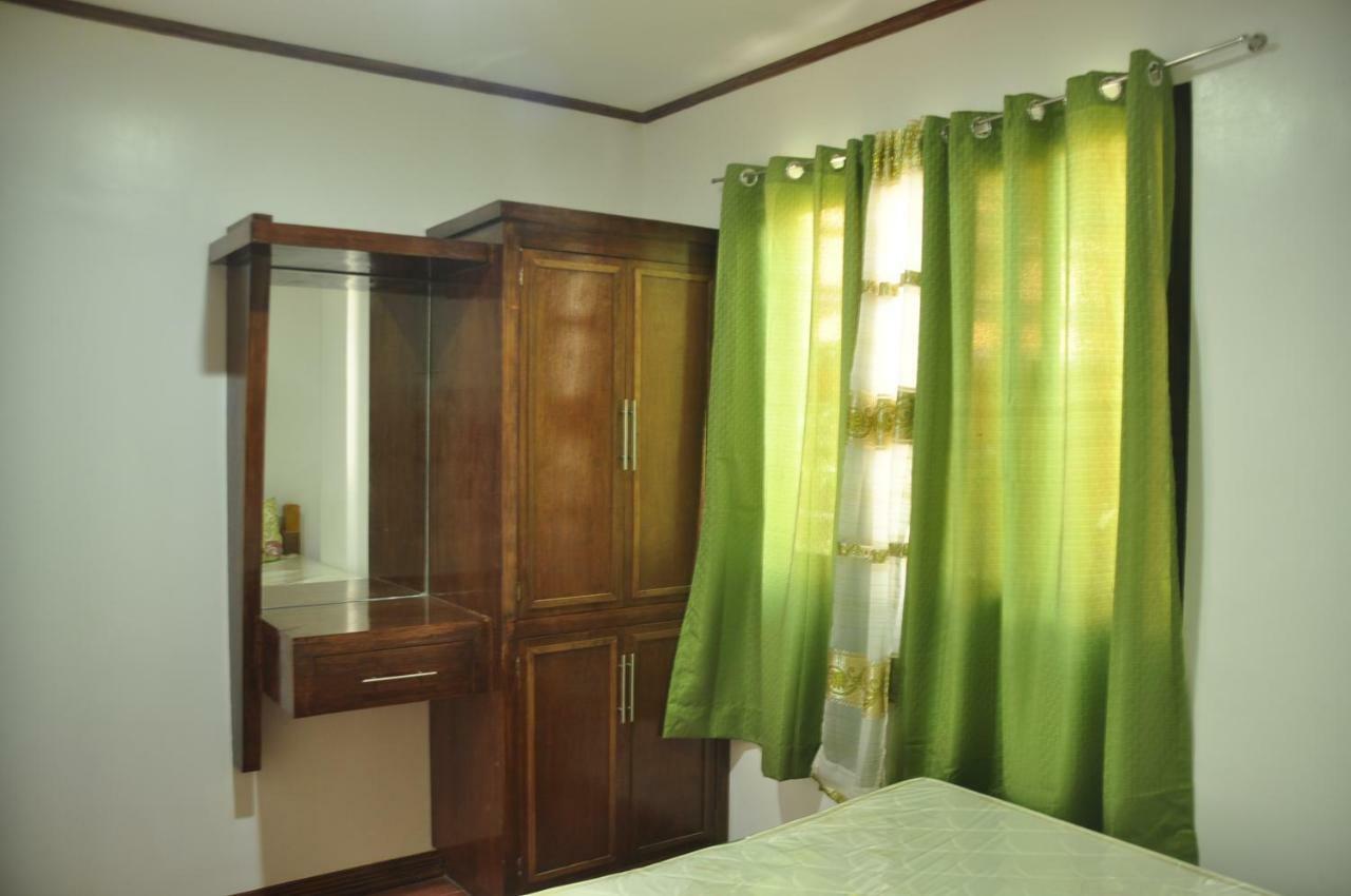 Badladz Staycation Condos Puerto Galera Kültér fotó